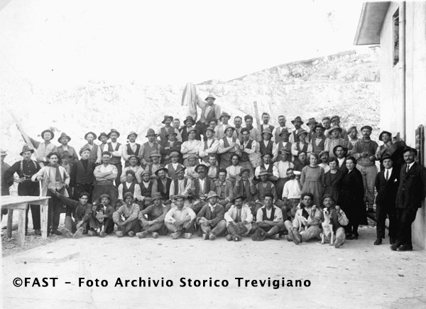 Vittorio Veneto, gruppo di operai cavatori
